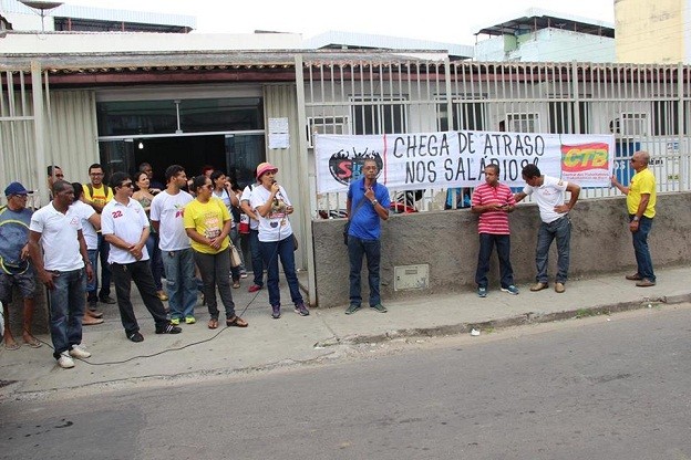 Servidores fizeram protesto. Foto: Site Políticos do Sul da Bahia