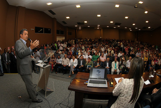 Rui participa de encontro da Educação. Foto: Manu Dias