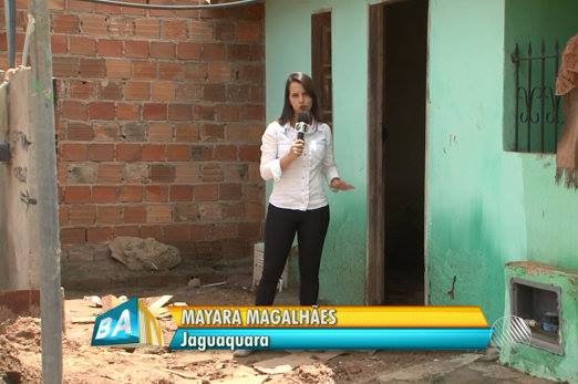 A repórter Mayara Magalhães no bairro Lagoa. Foto: Reprodução / TV Sudoeste
