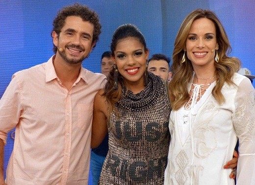 Cantora Tays Reis em foto com Felipe Andreolli e Ana Furtad