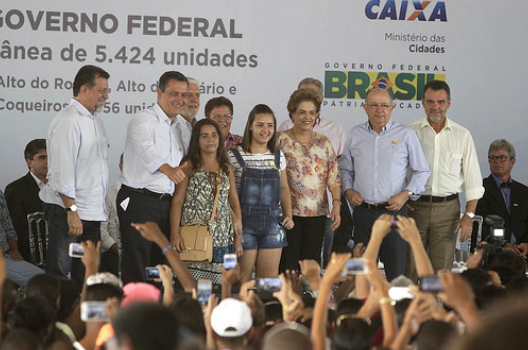 Dilma e Rui entregam casas. Foto: Mateus Pereira
