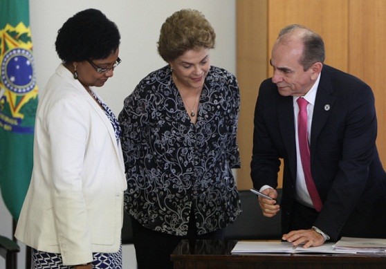 Dilma e ministro assinam Portaria.  Fotos: Thamyres Ferreira/MS 