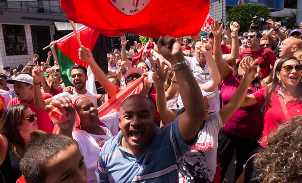 Petistas se manifestam em apoio a Lula em São Paulo