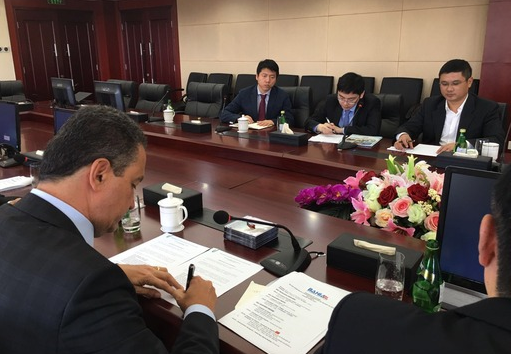 Governador assina memorando com duas empresas chinesas