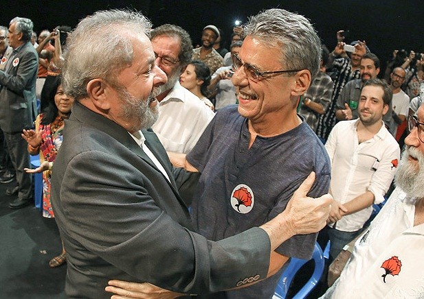 Lula se encontra com Chico Buarque. Foto: Ricardo Stuckert / Instituto Lula