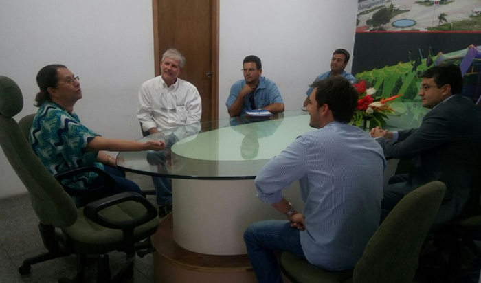 Tânia recebe representantes da San Juan Engenharia