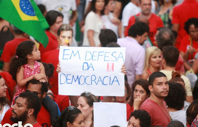 Manifestantes no Comércio de Salvador. Fotos de: Paulo M. Azevedo
