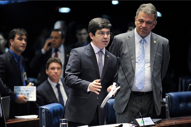 Randolfe Rodrigues quer novas eleições. Foto: Geraldo Magela