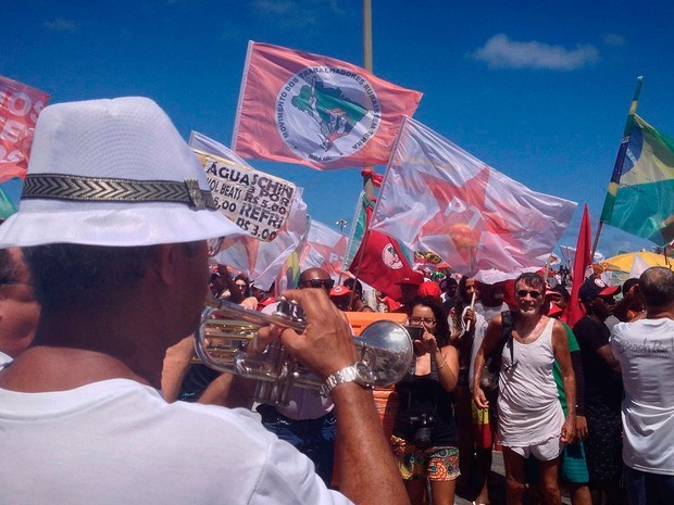 Manifestação pró-Governo  na Barra. Foto: Henrique Mendes/G1