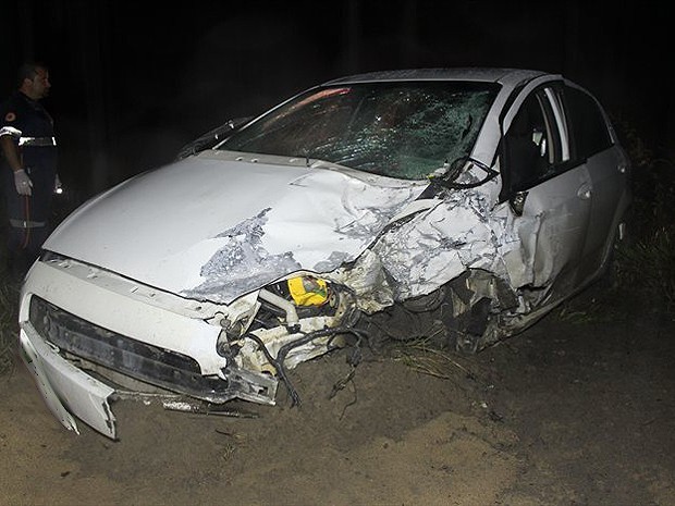 Dois carros se envolveram no acidente na BA-290 Foto: Sulbahianews