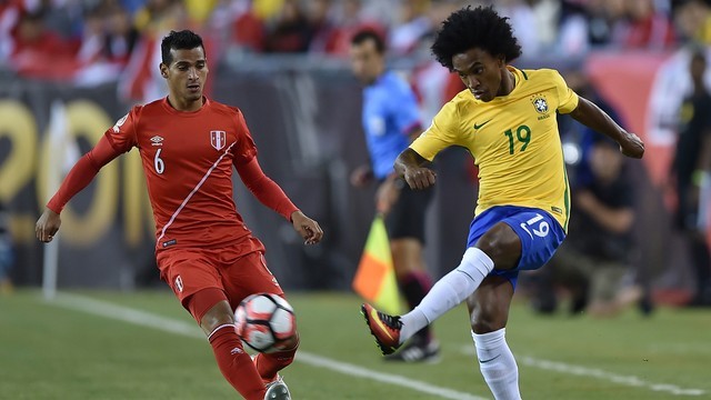 Único gol da partida teve toque de mão, mas foi validado.