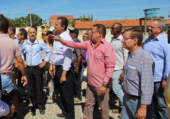 Prefeito e governador visitam ruas. Foto: Blog Marcos Frahm