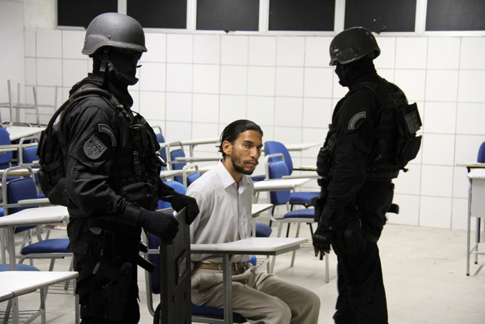 Frank Oliveira se entregou. Alberto Maraux - Ascom SSP Frank Oliveira da Costa foi detido por homens do Bope - Foto: Alberto Maraux - Ascom SSP