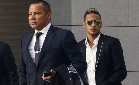 Processo foi aberto contra Neymar e o pai. Foto: Uol