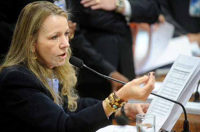 Vanessa Grazziotin contesta processo. Foto: Pedro França/Agência Senado