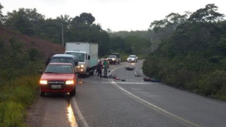 Acidente parou trânsito na BA-52. Foto: Site Amarelinho 10