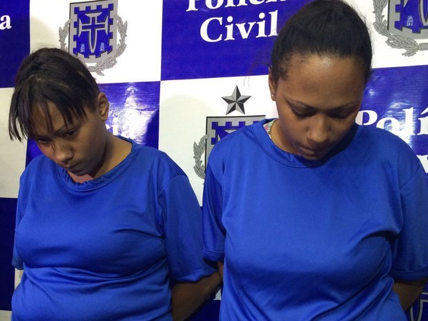 Irmãs gêmeas foram transferidas para penitenciária na terça-feira (Foto: Ramon Ferraz/TV Bahia)