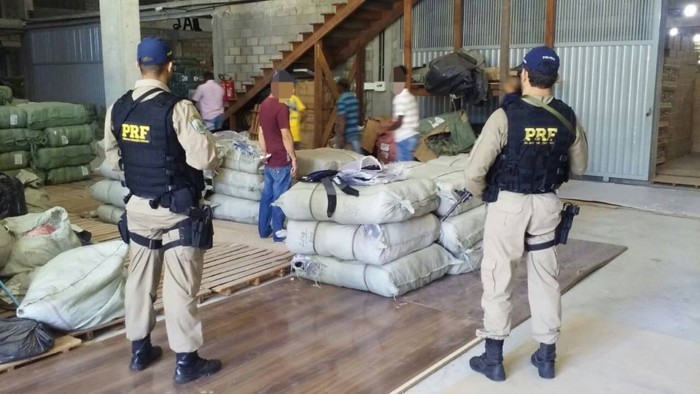 Polícia apreendeu produtos piratas em operação. Foto: PRF