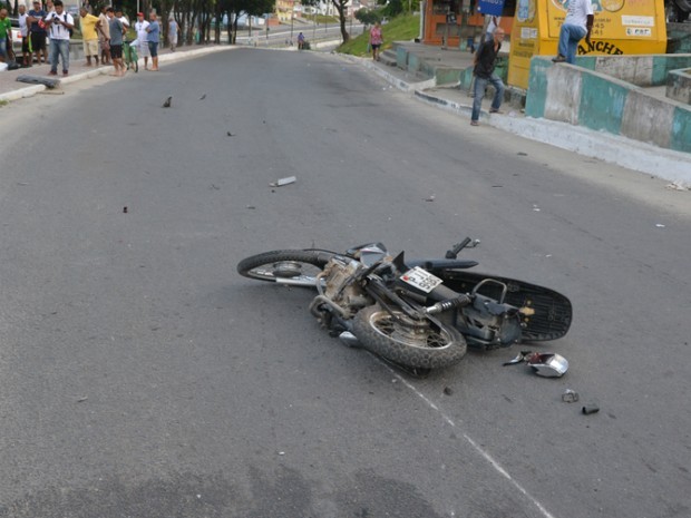 Acidente aconteceu em Eunápolis. Foto: Tássio Loureiro/Site Via 41