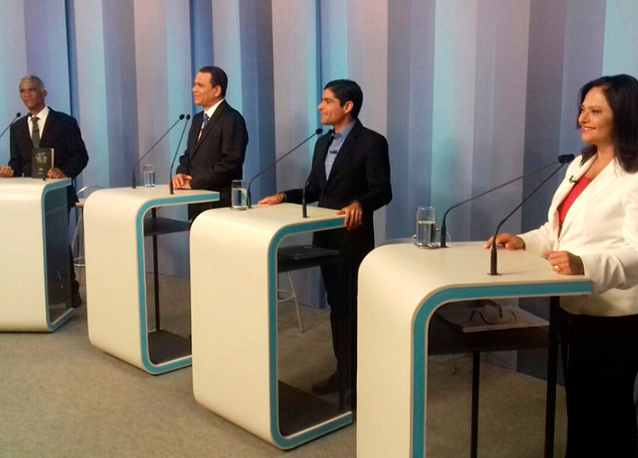 Quatro dos sete candidatos debatem. Foto: TV Bahia