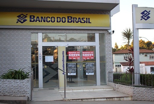 Bancos em Jaguaquara seguem fechados. Foto: Blog Marcos Frahm