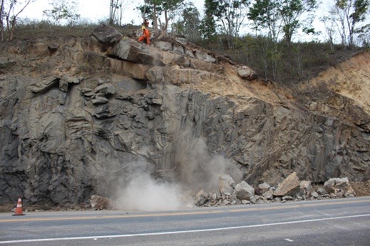 Detonação de rochas ocorreu no trecho da Serra do Mutum