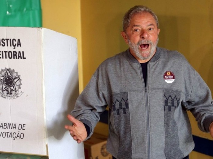 Ex-presidente Lula vota em SP. Foto: Folhapress