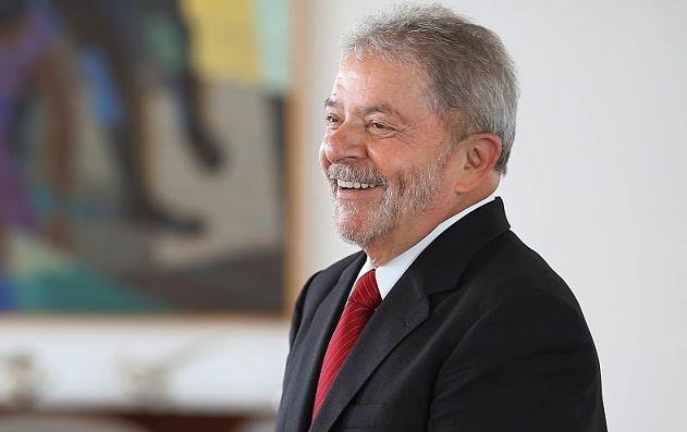 Mesmo investigado, Lula lidera. Foto: Ricardo Stuckert