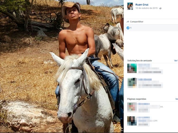 Ruan Jovem morreu após colidir com moto em outdoor no sul da Bahia (Foto: Reprodução/Facebook)