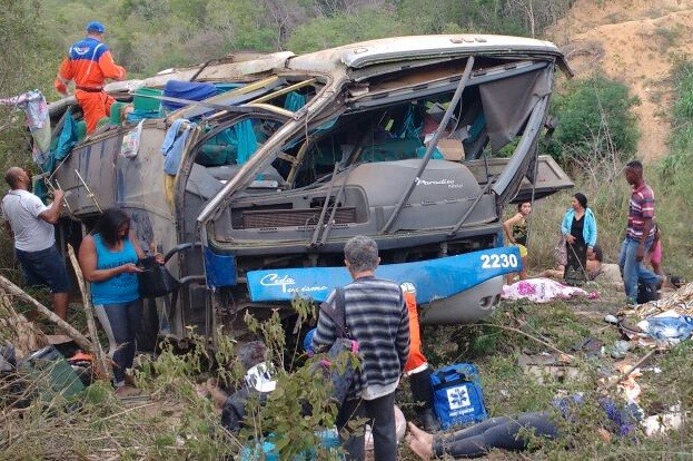 Veículo ficou destruído após desastre. Foto: Leitor BMF / WhatsApp