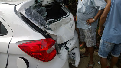 Carro foi atingido no fundo pela moto. Foto: Amargosa News