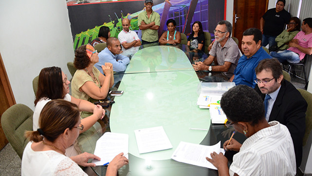 Tânia anuncia reabertura da Praça