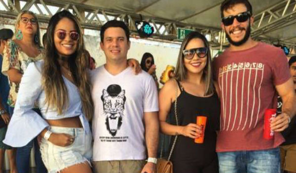 Família postou foto antes do evento. Foto: Divulgação