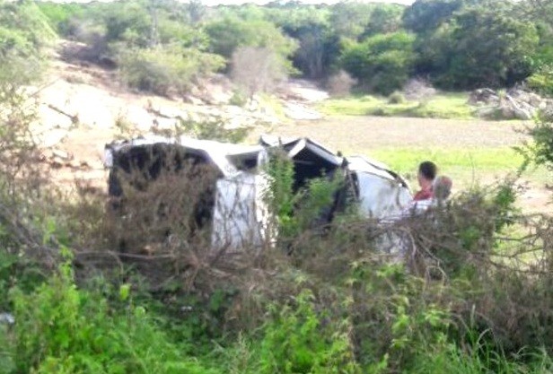 Motorista do veículo morreu após capotamento na BA-262 