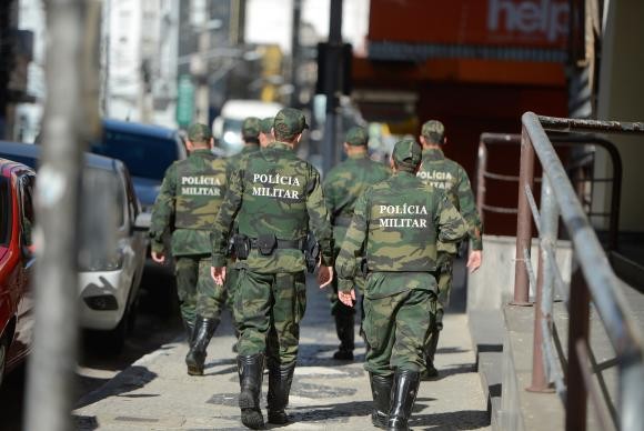 Policiais militares voltam às ruas em Vitória -Tânia Rêgo/Agência Brasil
