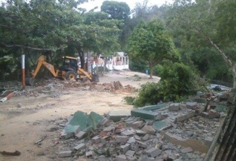 Quiosques foram destruídos. Foto: Voz da Bahia