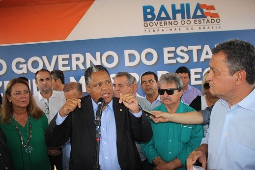 Antônio Brito discursa em Jequié. Foto: Blog Marcos Frahm